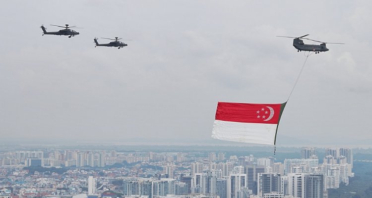 NDP Singapore 2017 - State flag deployment by 127 Squadron